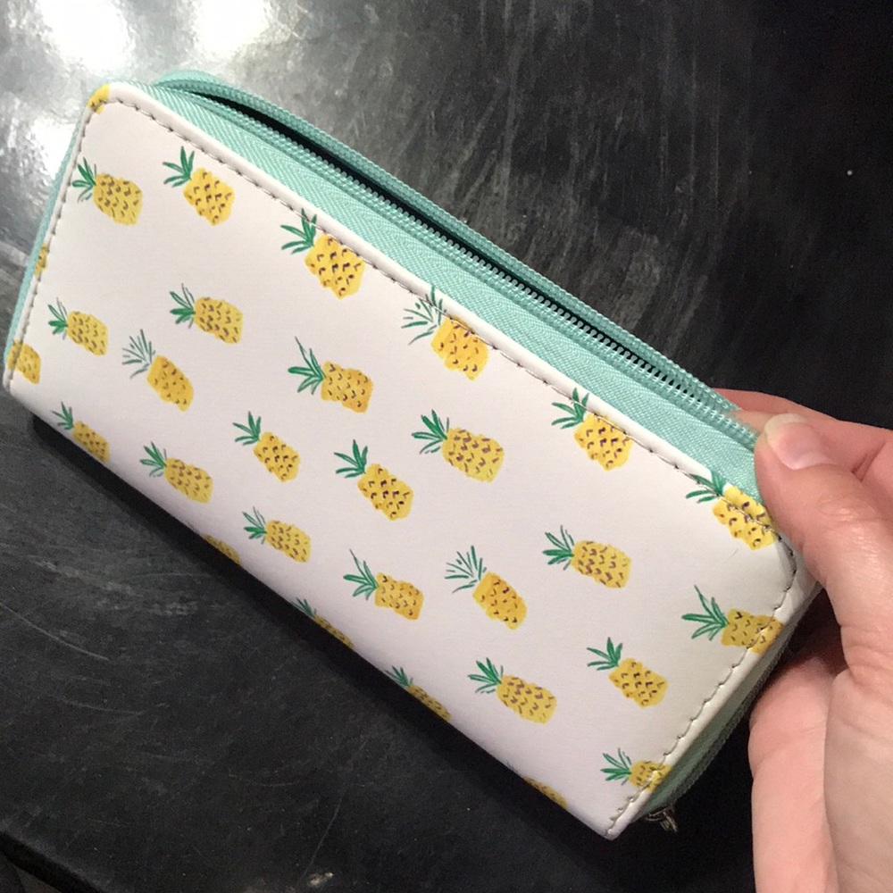 Pineapple wallet